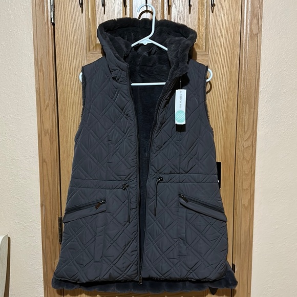 LILIA VEST